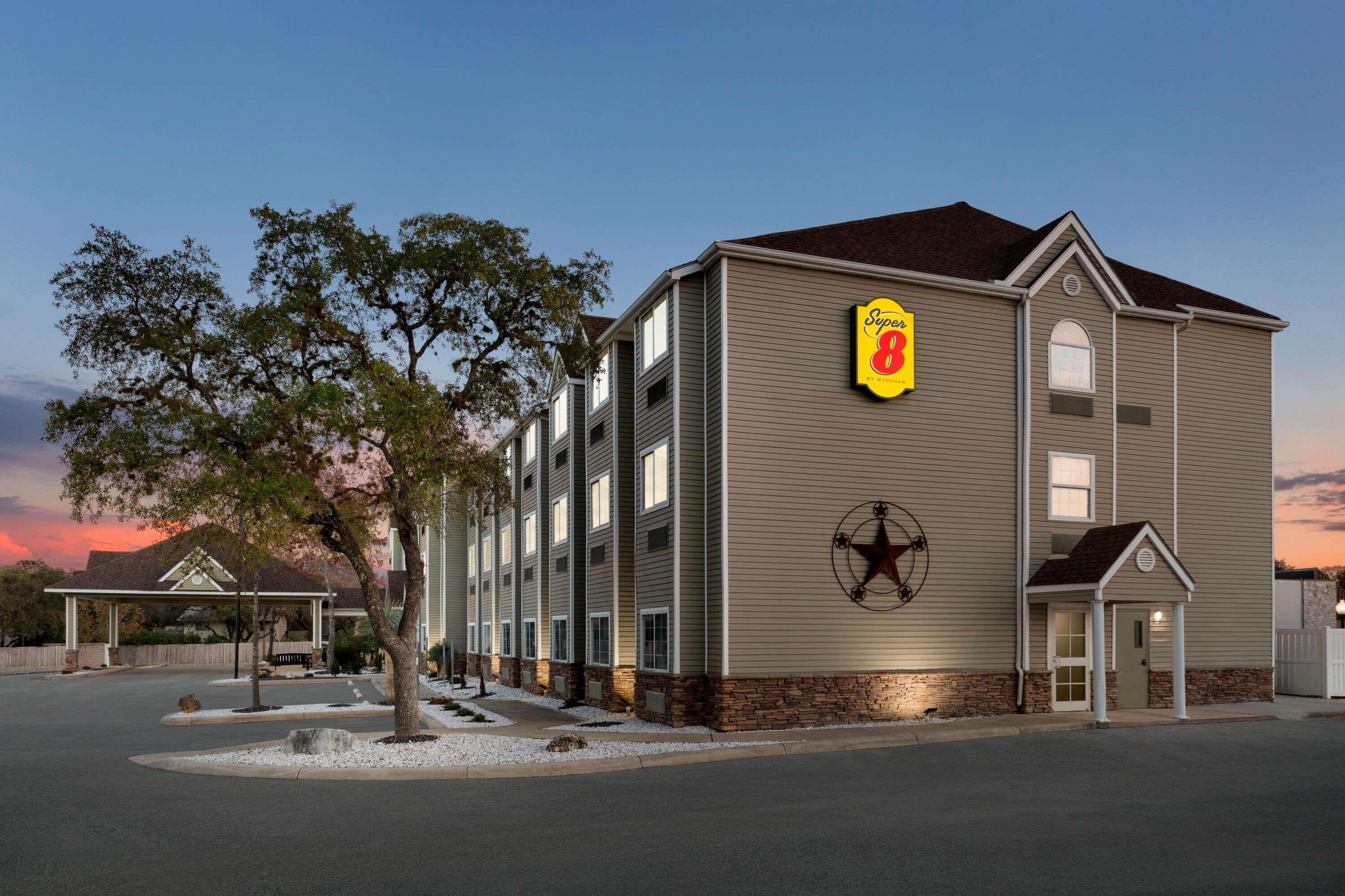 Super 8 By Wyndham San Antonio Airport North Hotel Exterior photo